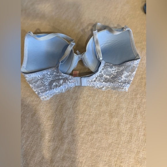 Victoria's Secret Blue Lace Trim Bra - Picture 3 of 4